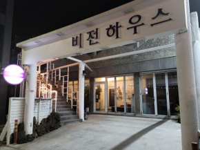  Jeju Vision House  Пукчеджу